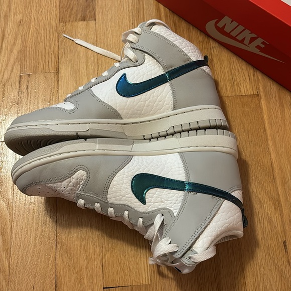 Nike Dunk High - Picture 3 of 9